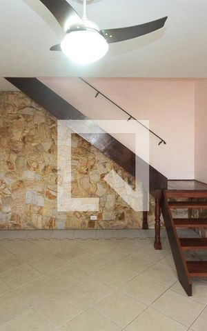 Casa à venda com 400m², 5 quartos e 8 vagas Casa à venda com 400m², 5 quartos e 8 vagasSala da casa 02