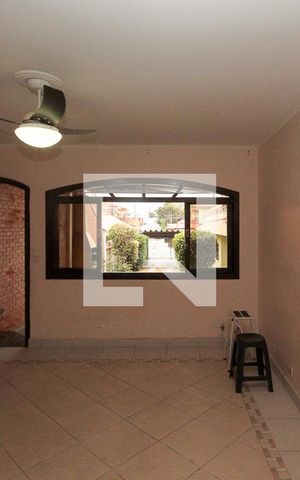 Casa à venda com 400m², 5 quartos e 8 vagas Casa à venda com 400m², 5 quartos e 8 vagasSala da casa 02