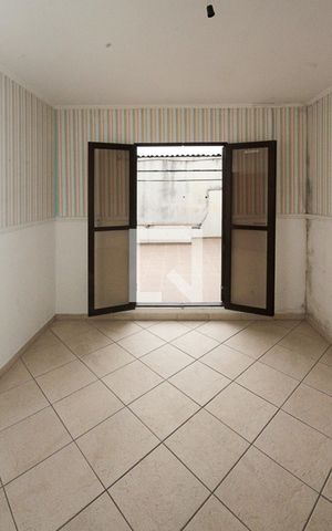 Casa à venda com 400m², 5 quartos e 8 vagas Casa à venda com 400m², 5 quartos e 8 vagasQuarto casa 02