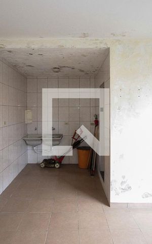 Casa à venda com 400m², 5 quartos e 8 vagas Casa à venda com 400m², 5 quartos e 8 vagasÁrea de Serviço