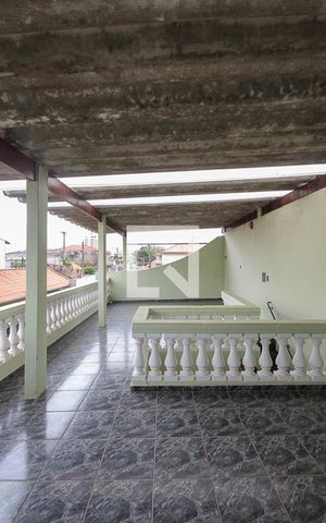 Casa à venda com 400m², 5 quartos e 8 vagas Casa à venda com 400m², 5 quartos e 8 vagasTerraço