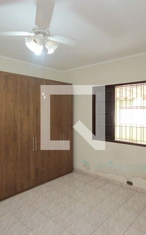 Casa à venda com 400m², 5 quartos e 8 vagas Casa à venda com 400m², 5 quartos e 8 vagasQuarto