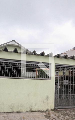 Casa à venda com 400m², 5 quartos e 8 vagas Casa à venda com 400m², 5 quartos e 8 vagasFachada
