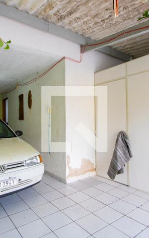 Casa à venda com 160m², 4 quartos e 3 vagas Casa à venda com 160m², 4 quartos e 3 vagasGaragem