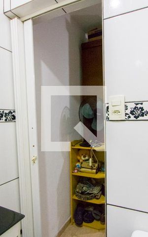 Casa à venda com 160m², 4 quartos e 3 vagas Casa à venda com 160m², 4 quartos e 3 vagasBanheiro do quarto 1