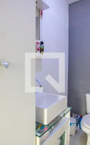 Casa à venda com 160m², 4 quartos e 3 vagas Casa à venda com 160m², 4 quartos e 3 vagasLavabo do quarto 3