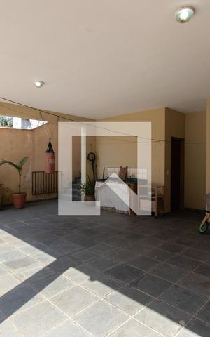 Casa à venda com 276m², 5 quartos e 7 vagas Casa à venda com 276m², 5 quartos e 7 vagasChurrasqueira
