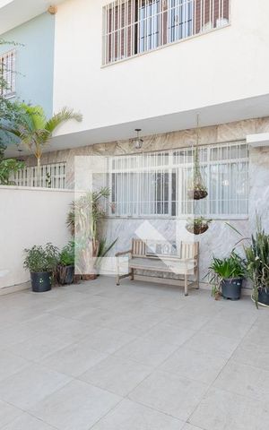 Casa à venda com 137m², 3 quartos e 2 vagas Casa à venda com 137m², 3 quartos e 2 vagasGaragem