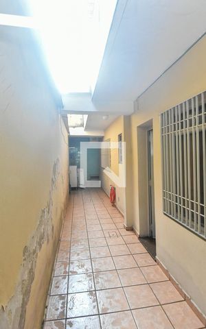 Casa à venda com 200m², 4 quartos e sem vaga Casa à venda com 200m², 4 quartos e sem vagaQuintal