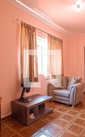 Casa à venda com 199m², 2 quartos e sem vaga Casa à venda com 199m², 2 quartos e sem vagaSala