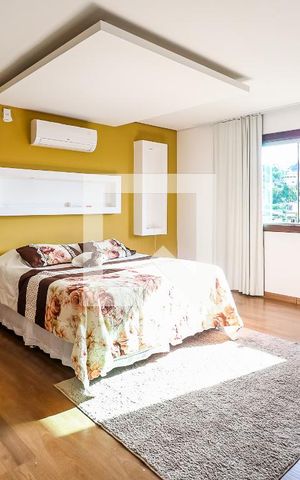 Casa à venda com 800m², 5 quartos e 4 vagasSuíte