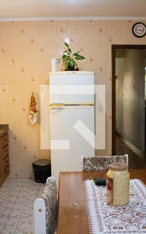 Casa à venda com 237m², 3 quartos e 2 vagasCozinha