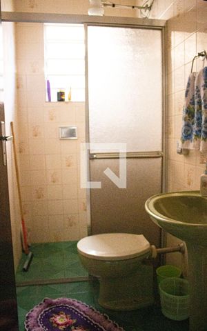 Casa à venda com 237m², 3 quartos e 2 vagasBanheiro