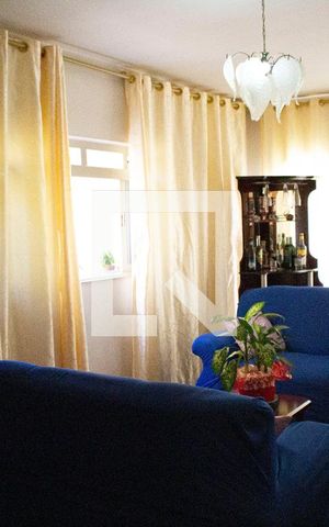 Casa à venda com 237m², 3 quartos e 2 vagasSala