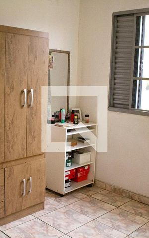 Casa à venda com 237m², 3 quartos e 2 vagasQuarto 3