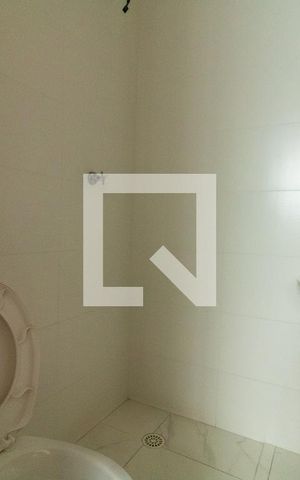 Apartamento à venda com 40m², 2 quartos e sem vaga Apartamento à venda com 40m², 2 quartos e sem vagaBanheiro