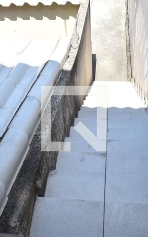 Casa para alugar com 80m², 3 quartos e 1 vagaEscada