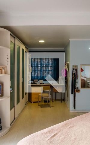 Casa de condomínio à venda com 290m², 6 quartos e 3 vagas Casa de condomínio à venda com 290m², 6 quartos e 3 vagasSuíte
