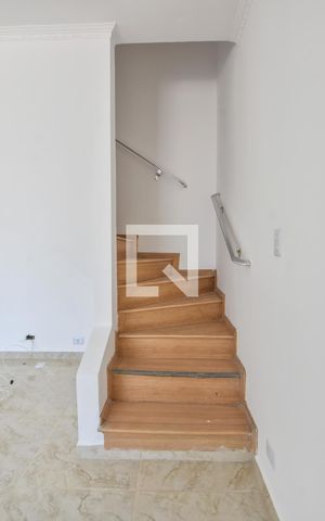 Casa à venda com 159m², 4 quartos e 2 vagasSala  Escada 