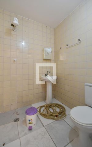 Casa à venda com 159m², 4 quartos e 2 vagasBanheiro de Serviços 