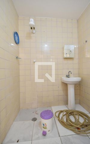Casa à venda com 159m², 4 quartos e 2 vagasBanheiro de Serviços 