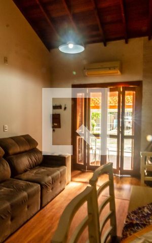 Casa à venda com 110m², 3 quartos e 1 vaga Casa à venda com 110m², 3 quartos e 1 vagaSala
