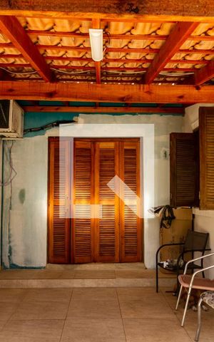 Casa à venda com 110m², 3 quartos e 1 vaga Casa à venda com 110m², 3 quartos e 1 vagaFachada