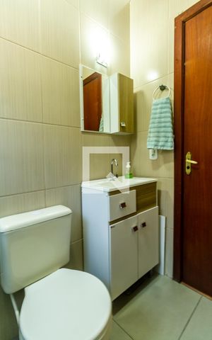 Casa à venda com 110m², 3 quartos e 1 vaga Casa à venda com 110m², 3 quartos e 1 vagaBanheiro da Suíte 2