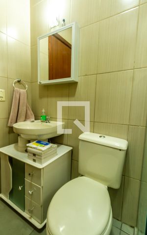 Casa à venda com 110m², 3 quartos e 1 vaga Casa à venda com 110m², 3 quartos e 1 vagaBanheiro