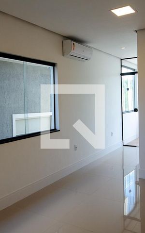 Casa de condomínio à venda com 300m², 3 quartos e 2 vagas