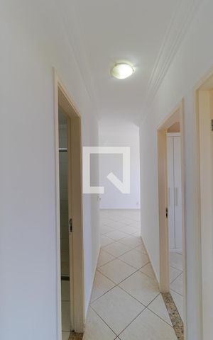 Apartamento para alugar com 98m², 3 quartos e 1 vaga Apartamento para alugar com 98m², 3 quartos e 1 vagaCorredor