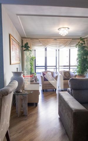 Apartamento à venda com 126m², 3 quartos e 2 vagas Apartamento à venda com 126m², 3 quartos e 2 vagasSala