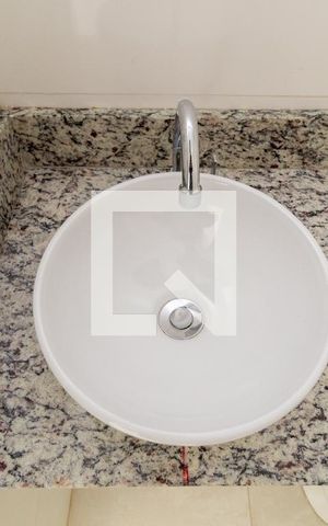 Apartamento à venda com 48m², 2 quartos e 1 vaga Apartamento à venda com 48m², 2 quartos e 1 vagaDetalhe - Banheiro