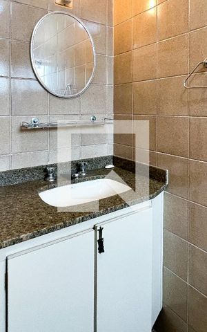 Apartamento à venda com 227m², 3 quartos e 2 vagasBanheiro da Suíte 1