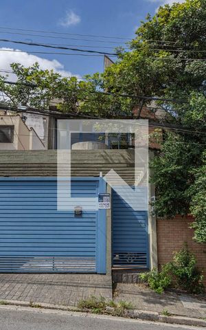 Casa à venda com 280m², 3 quartos e 2 vagasFachada
