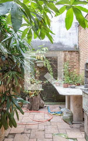 Casa à venda com 280m², 3 quartos e 2 vagasQuintal