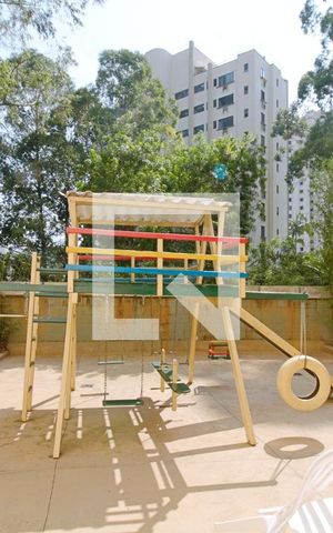 Apartamento à venda com 157m², 3 quartos e 3 vagas Apartamento à venda com 157m², 3 quartos e 3 vagasÁrea comum - Playground