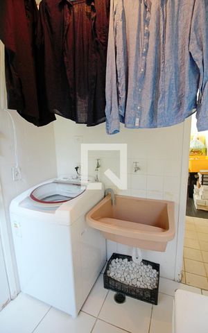 Apartamento à venda com 157m², 3 quartos e 3 vagas Apartamento à venda com 157m², 3 quartos e 3 vagasÁrea de Serviço