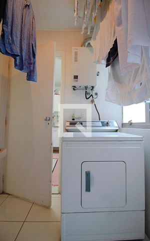 Apartamento à venda com 157m², 3 quartos e 3 vagas Apartamento à venda com 157m², 3 quartos e 3 vagasÁrea de Serviço