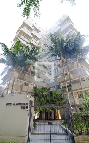 Apartamento à venda com 157m², 3 quartos e 3 vagas Apartamento à venda com 157m², 3 quartos e 3 vagasFachada