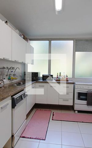 Apartamento à venda com 157m², 3 quartos e 3 vagas Apartamento à venda com 157m², 3 quartos e 3 vagasCozinha