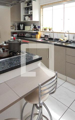 Casa à venda com 190m², 3 quartos e 4 vagas