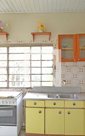 Casa para alugar com 300m², 5 quartos e 2 vagasCozinha