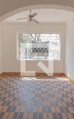 Casa para alugar com 150m², 4 quartos e 1 vaga Casa para alugar com 150m², 4 quartos e 1 vagasala
