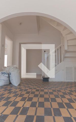 Casa para alugar com 150m², 4 quartos e 1 vaga Casa para alugar com 150m², 4 quartos e 1 vagasala