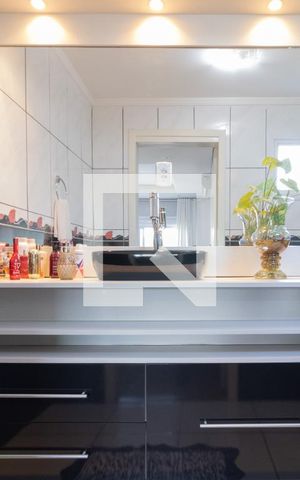Casa à venda com 187m², 4 quartos e 1 vaga Casa à venda com 187m², 4 quartos e 1 vagaBanheiro da Suíte