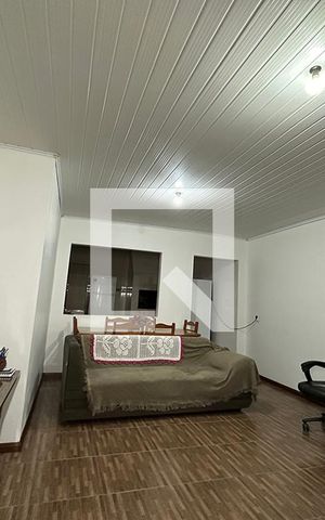Casa à venda com 130m², 3 quartos e 2 vagasSala