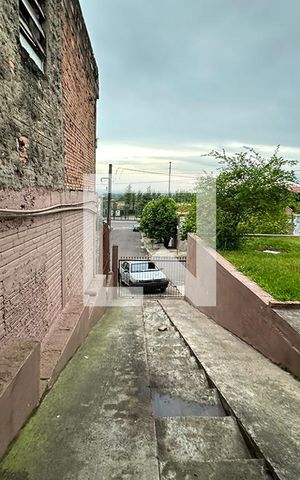 Casa à venda com 130m², 3 quartos e 2 vagasGaragem