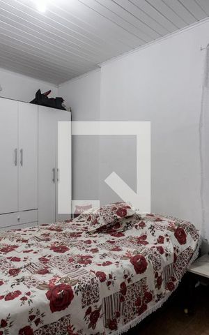 Casa à venda com 300m², 6 quartos e sem vaga Casa à venda com 300m², 6 quartos e sem vagaQuarto 1