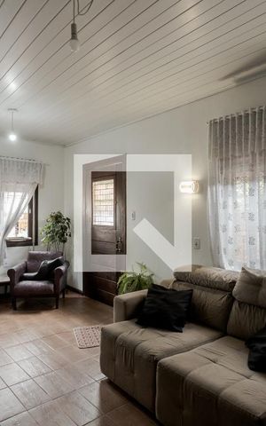 Casa à venda com 300m², 6 quartos e sem vaga Casa à venda com 300m², 6 quartos e sem vagaSala 1
